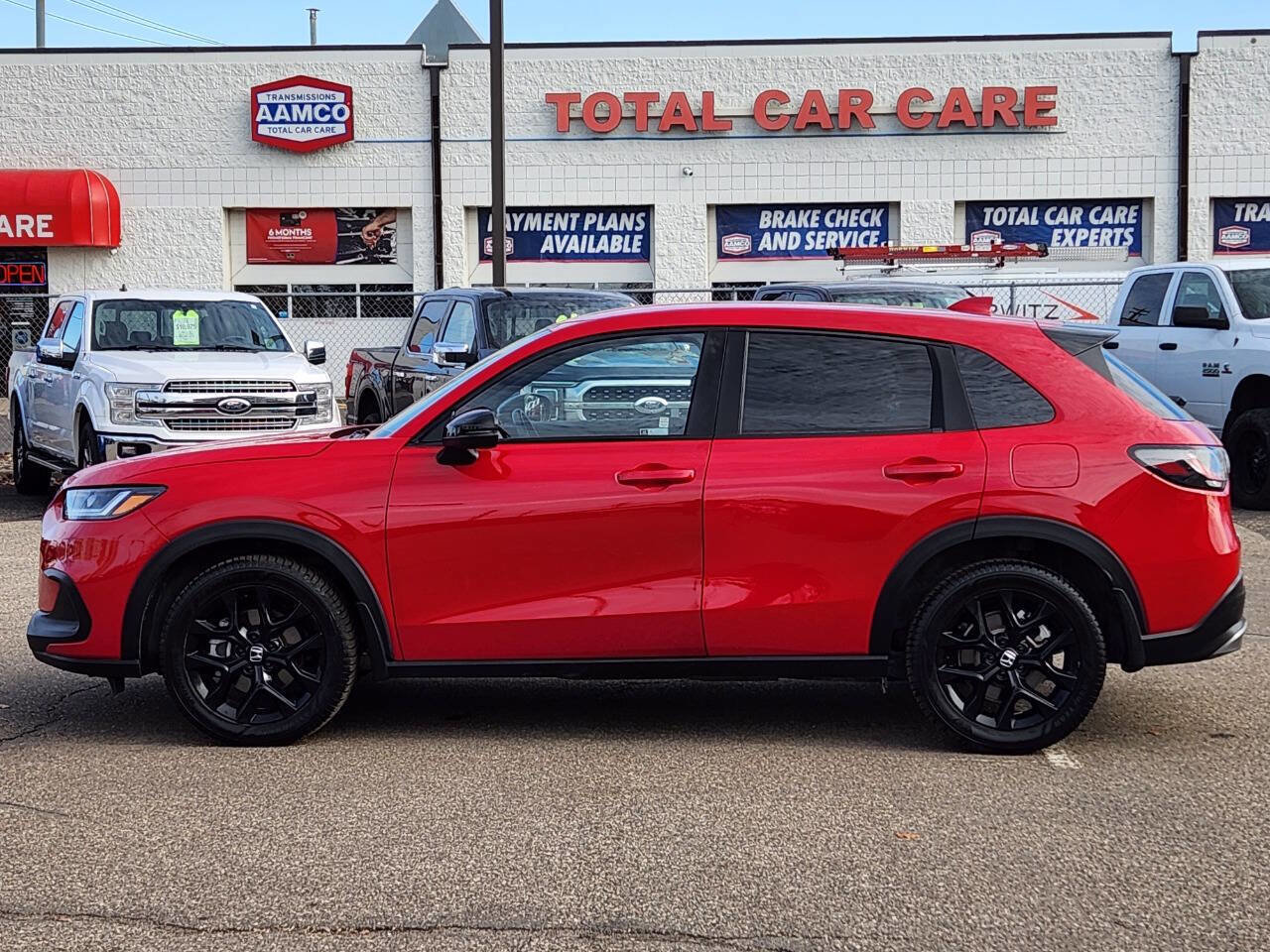 Used 2024 Honda HR-V Sport image 2