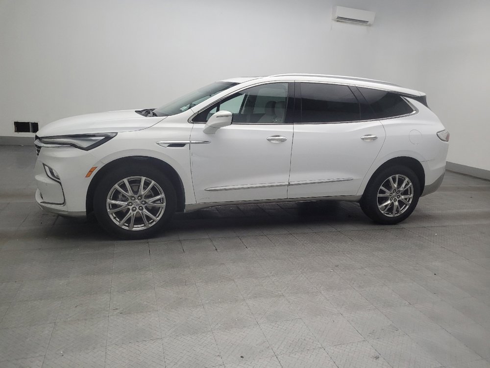 Used 2023 Buick Enclave Essence w/ Experience Buick Package FWD image 2