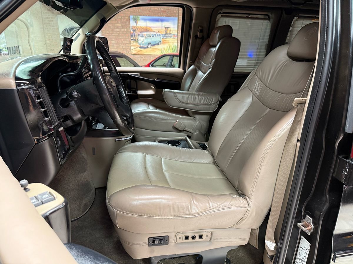 Used 2007 Chevrolet Express 1500 w/ Preferred Equipment Group RWD image 20