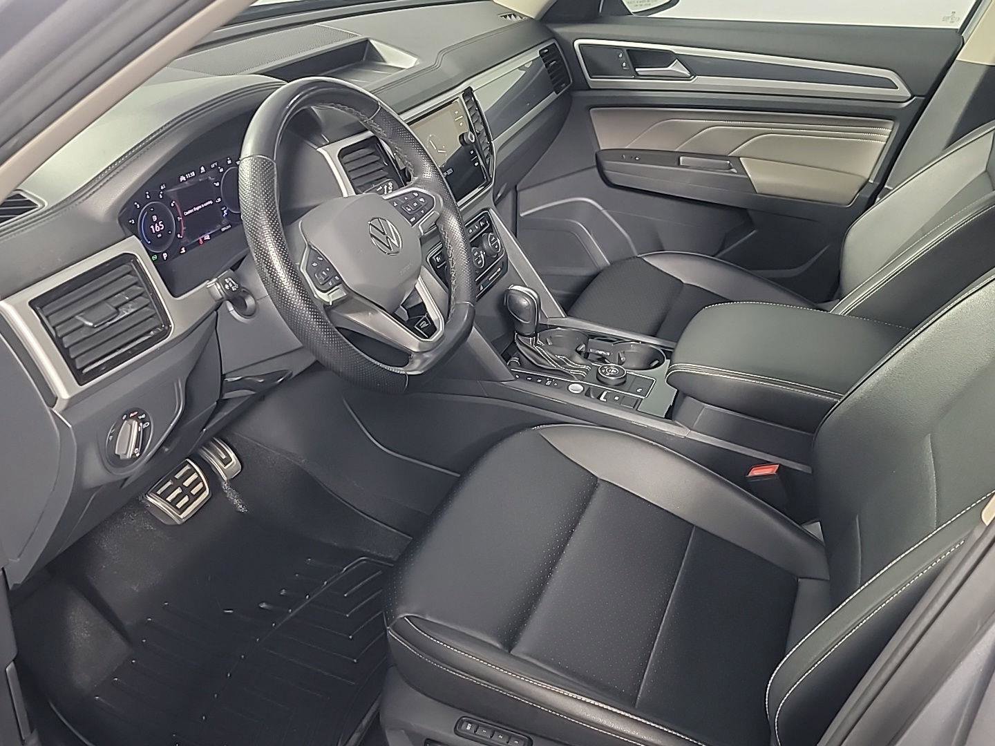 Used 2022 Volkswagen Atlas SEL R-Line image 19