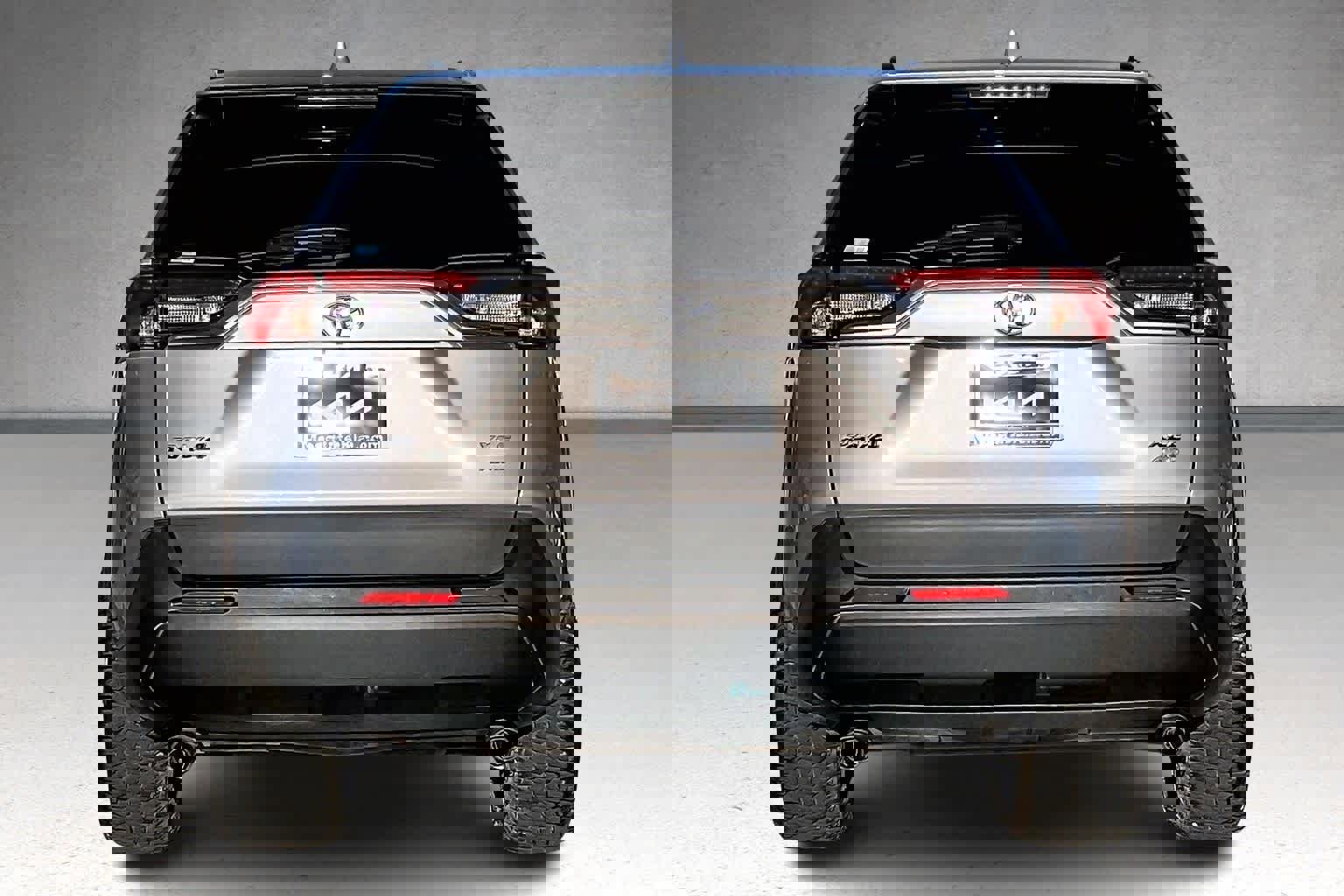 Used 2021 Toyota RAV4 XLE Premium w/ Carpet Mat Package (TMS) image 5