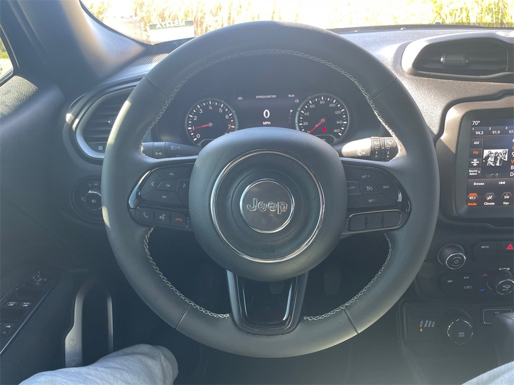 Used 2021 Jeep Renegade Latitude image 25