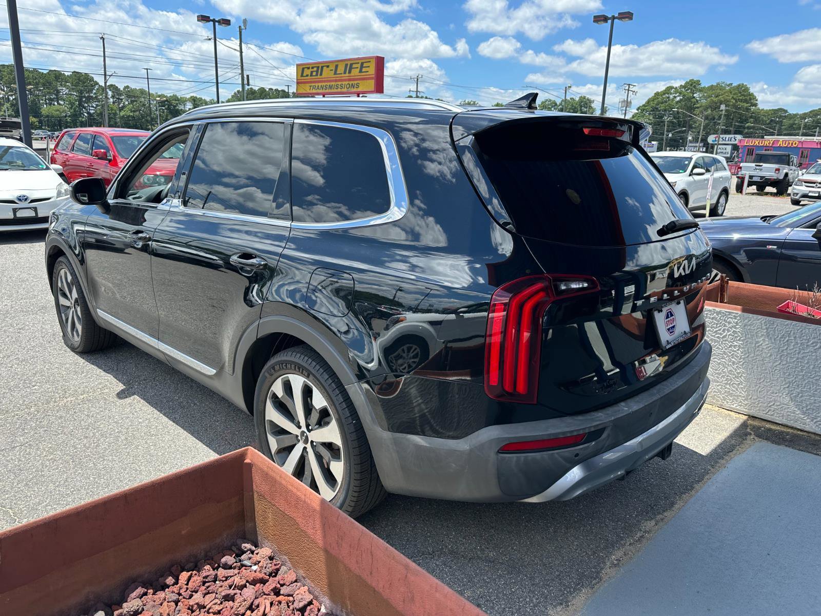 Used 2022 Kia Telluride EX w/ EX Premium Package image 8