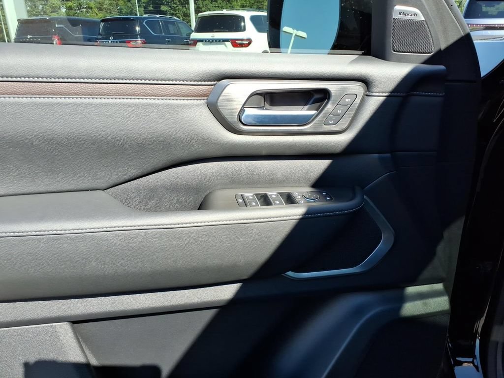 Certified 2026 Nissan Armada Platinum AWD/4WD image 3