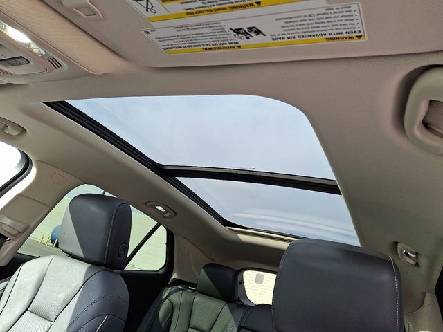 Used 2021 Buick Envision Essence w/ Technology Package I image 17