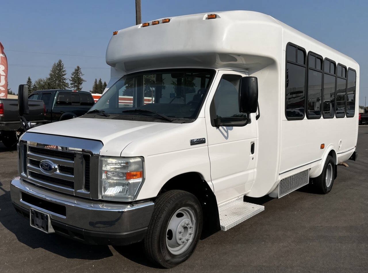 Used 2016 Ford E-450 and Econoline 450 Super Duty w/ Shuttle Bus Prep Package RWD image 1