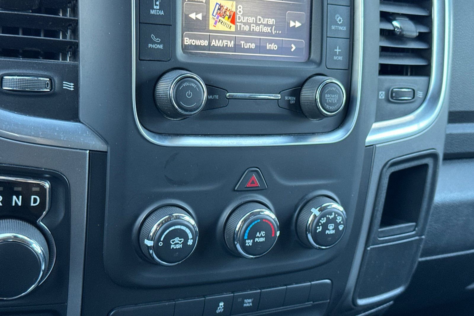 Used 2022 RAM 1500 Classic SLT image 21