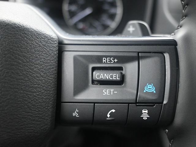 Used 2025 Nissan Rogue SV AWD/4WD image 14