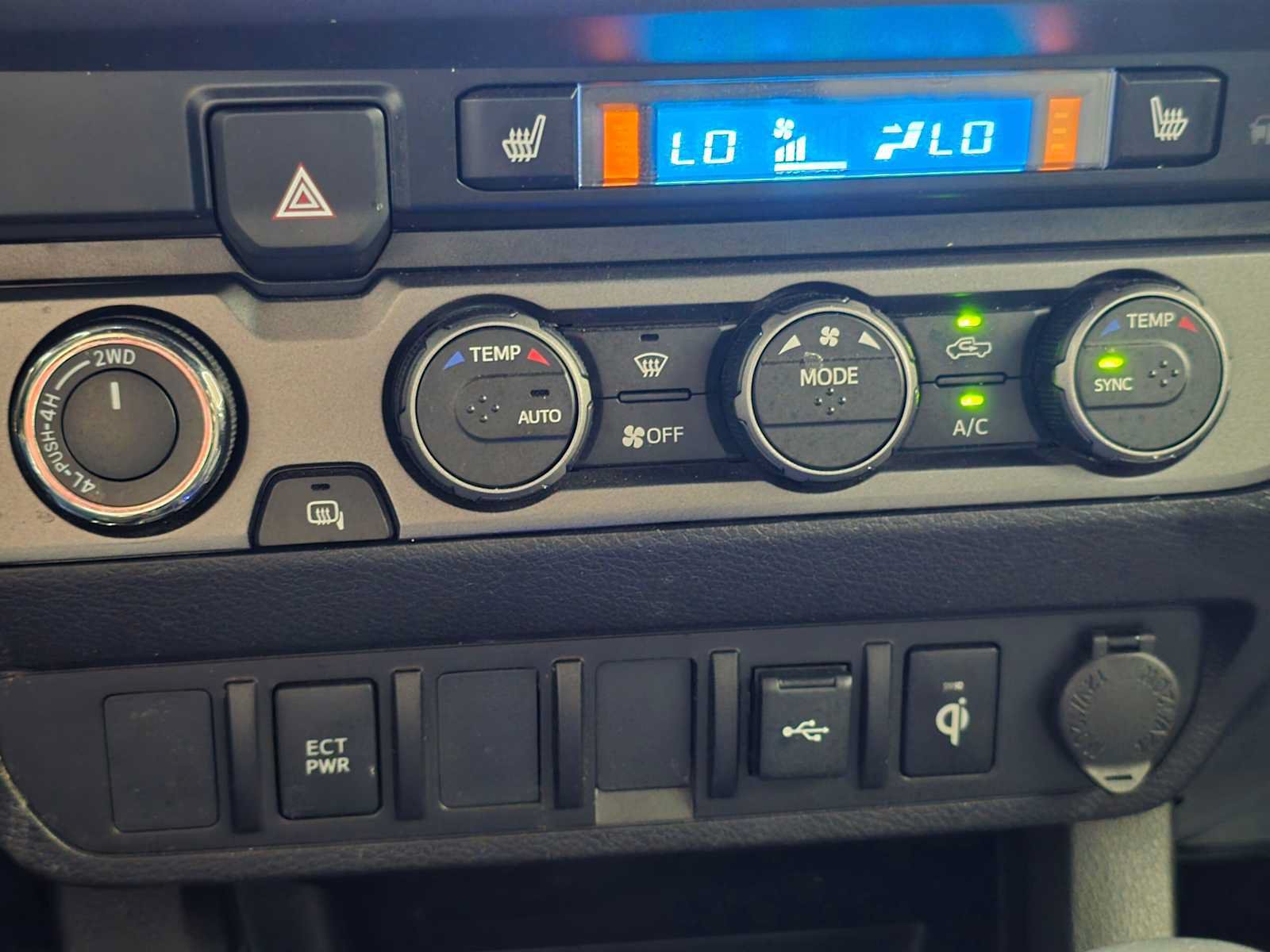 Certified 2022 Toyota Tacoma TRD Off-Road w/ TRD Premium Off Road Package AWD/4WD image 15