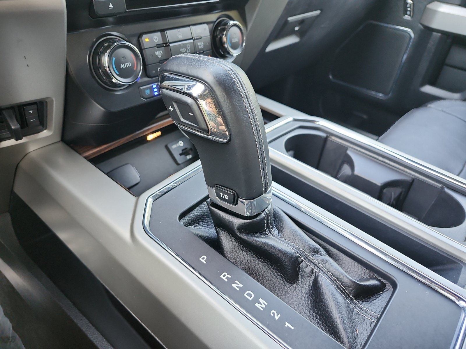 Used 2015 Ford F150 Lariat AWD/4WD image 27