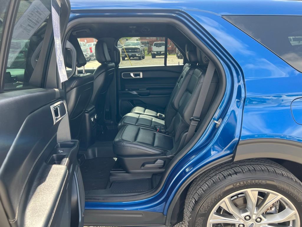 Used 2020 Ford Explorer XLT w/ Equipment Group 202A image 16