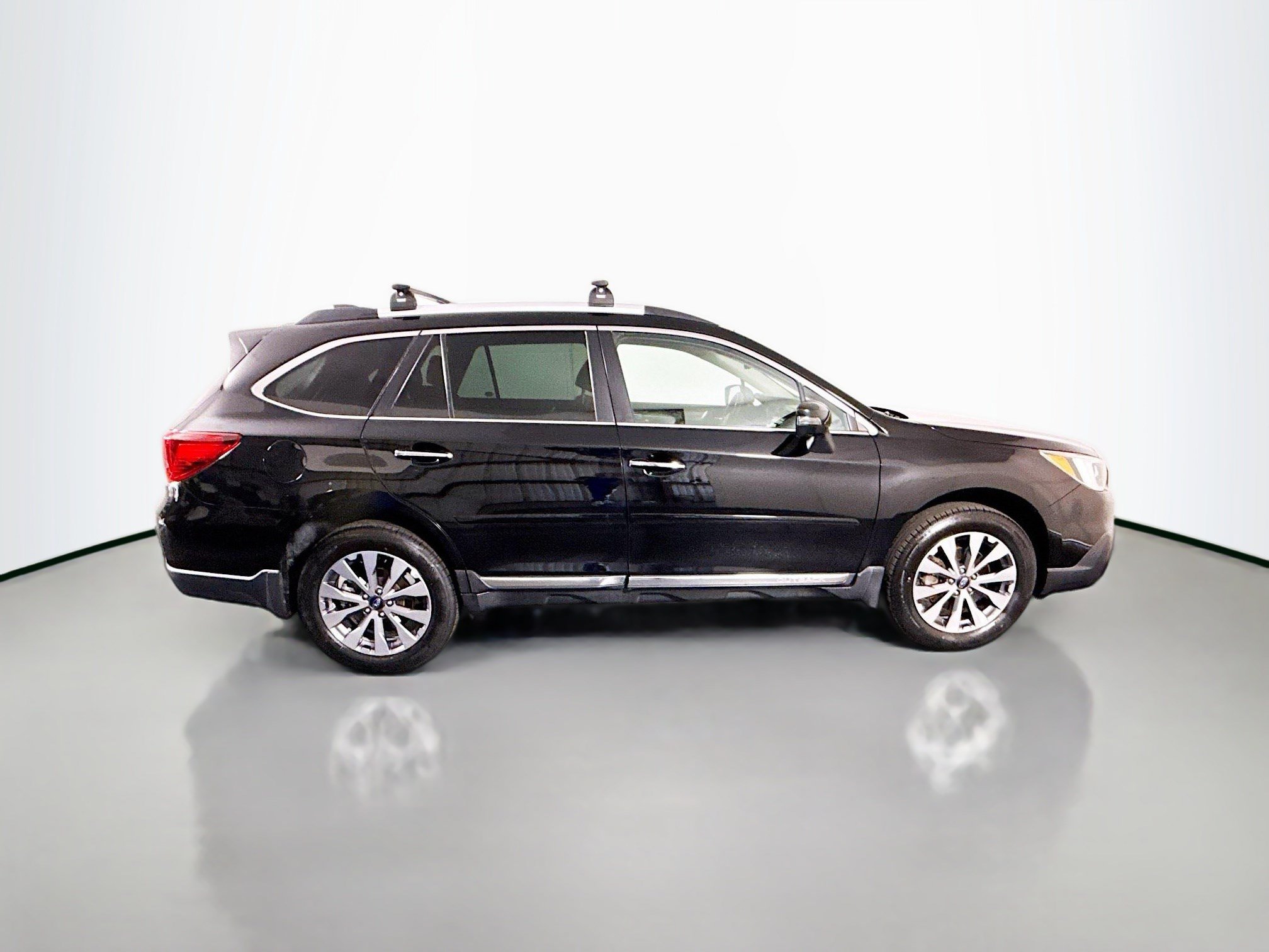 Used 2017 Subaru Outback 3.6R Touring w/ Popular Package #5A AWD/4WD image 11