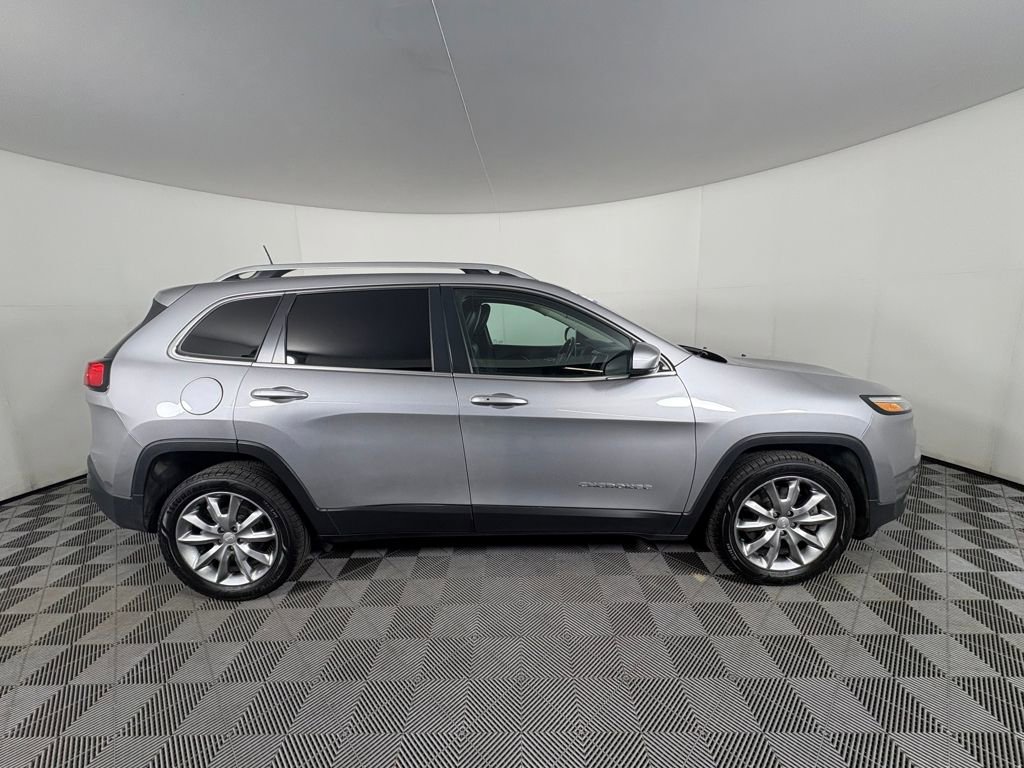 Used 2018 Jeep Cherokee Limited w/ Luxury Group image 8