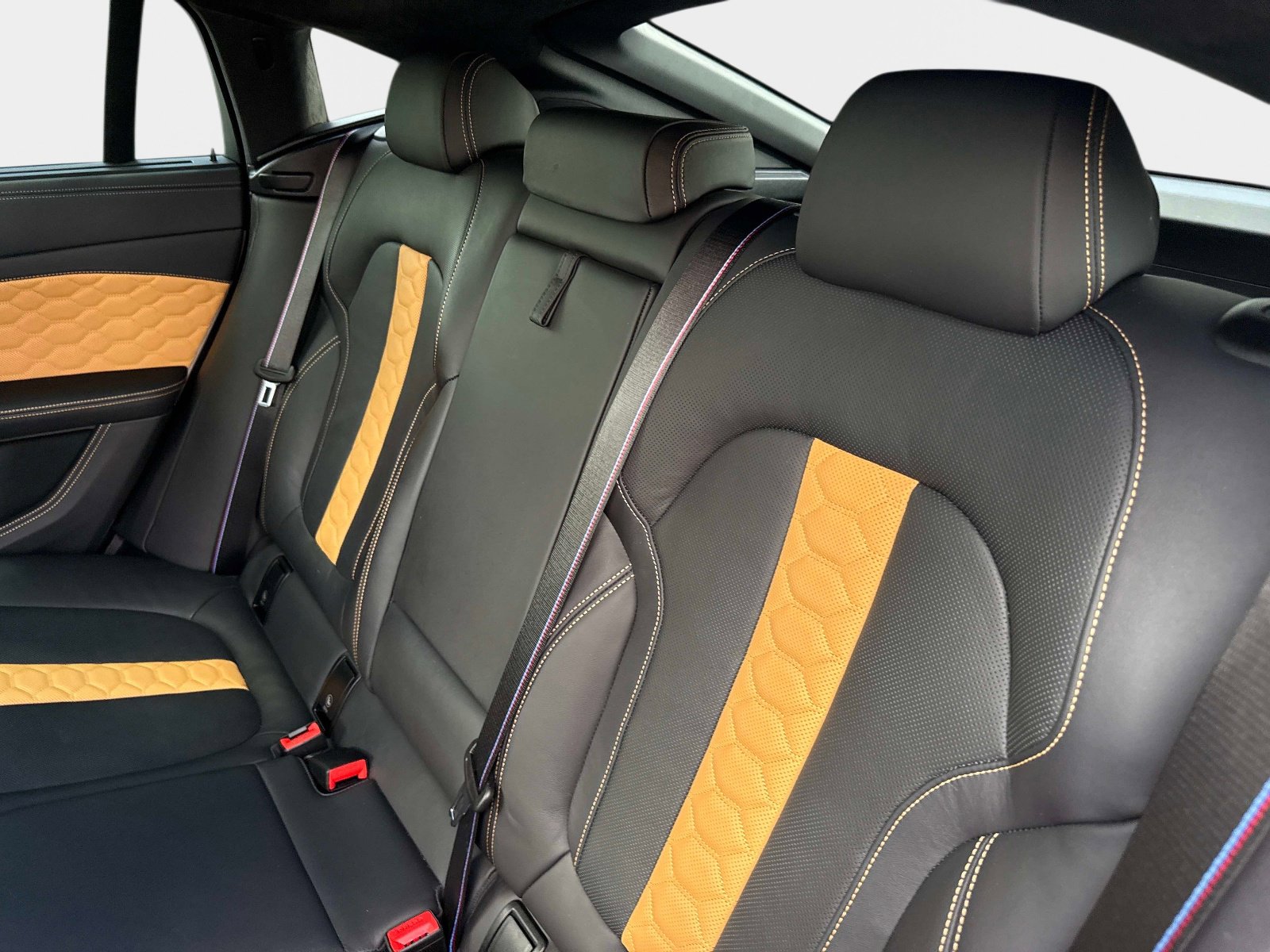 Used 2024 BMW X6 M Competition image 37
