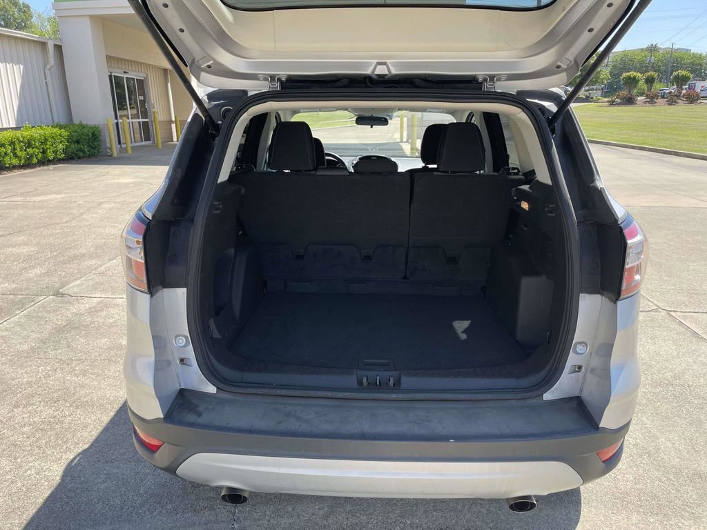 Certified 2018 Ford Escape SE image 10