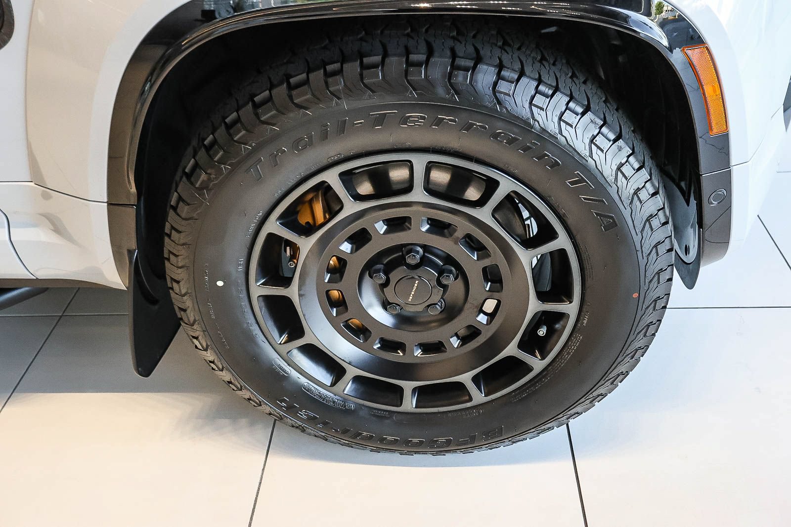 New 2026 Land Rover Defender 110 AWD/4WD image 12
