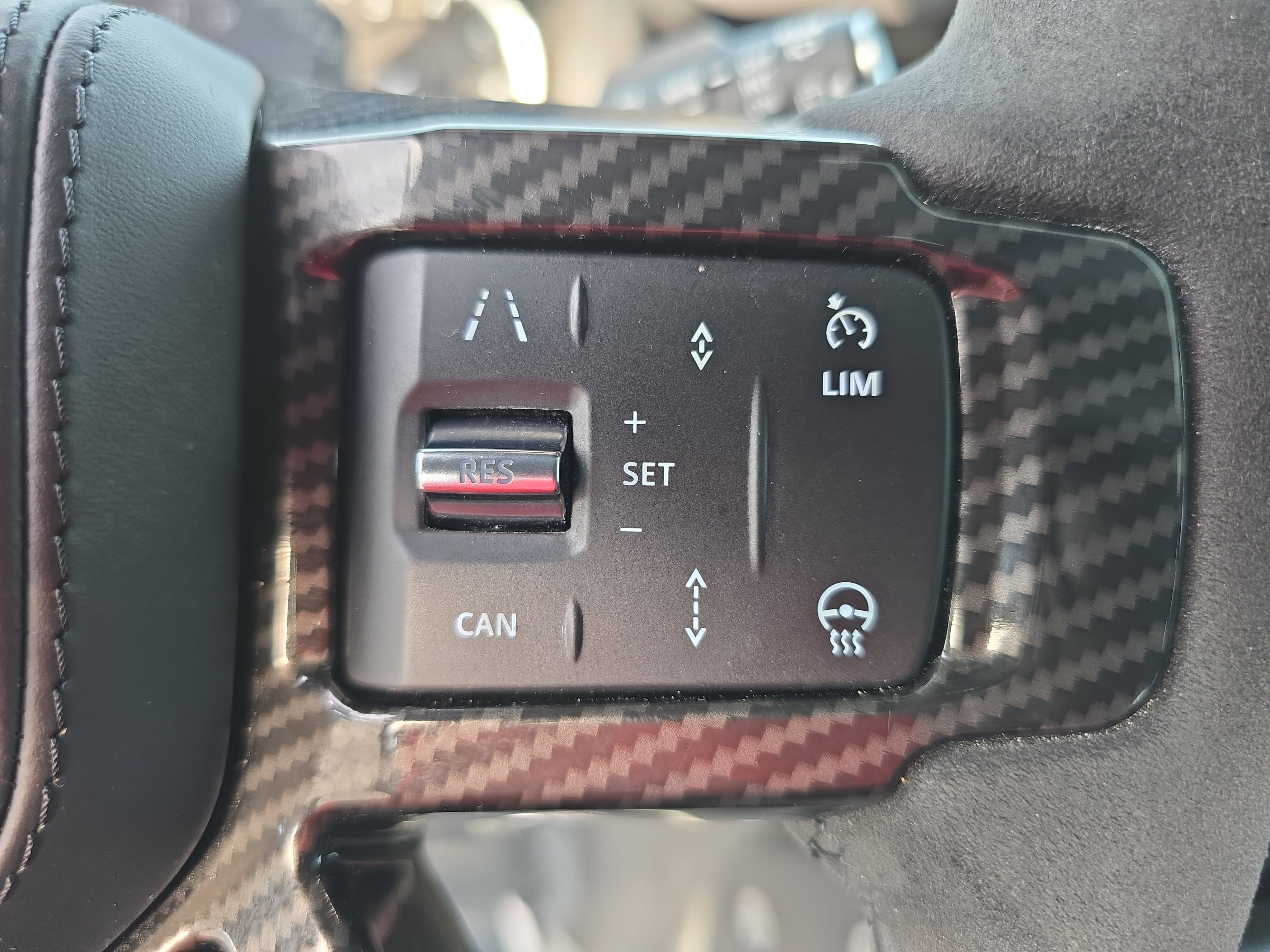 Used 2023 Land Rover Defender 110 V8 image 18