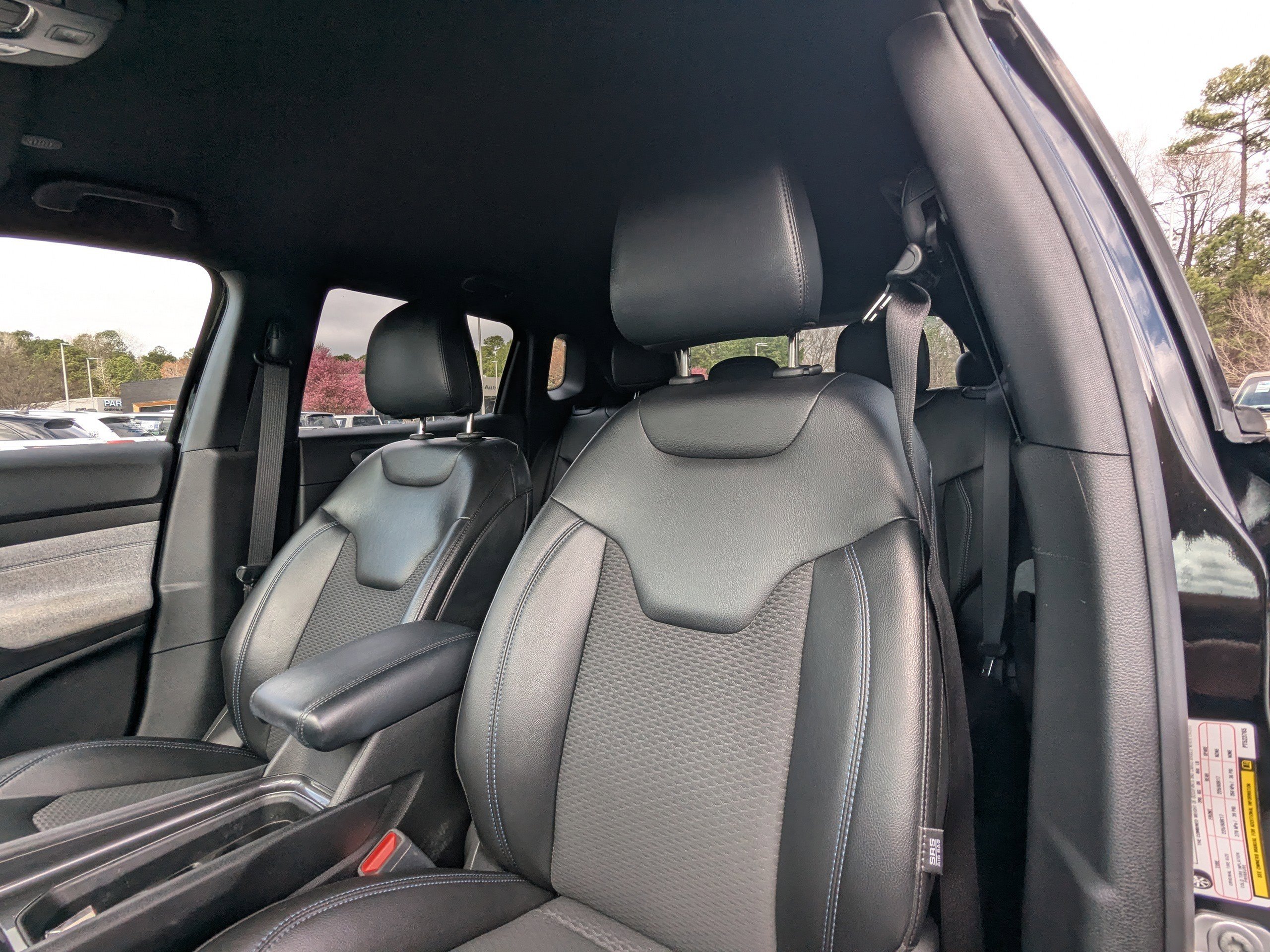 Used 2023 Jeep Compass Latitude w/ Convenience Group image 9