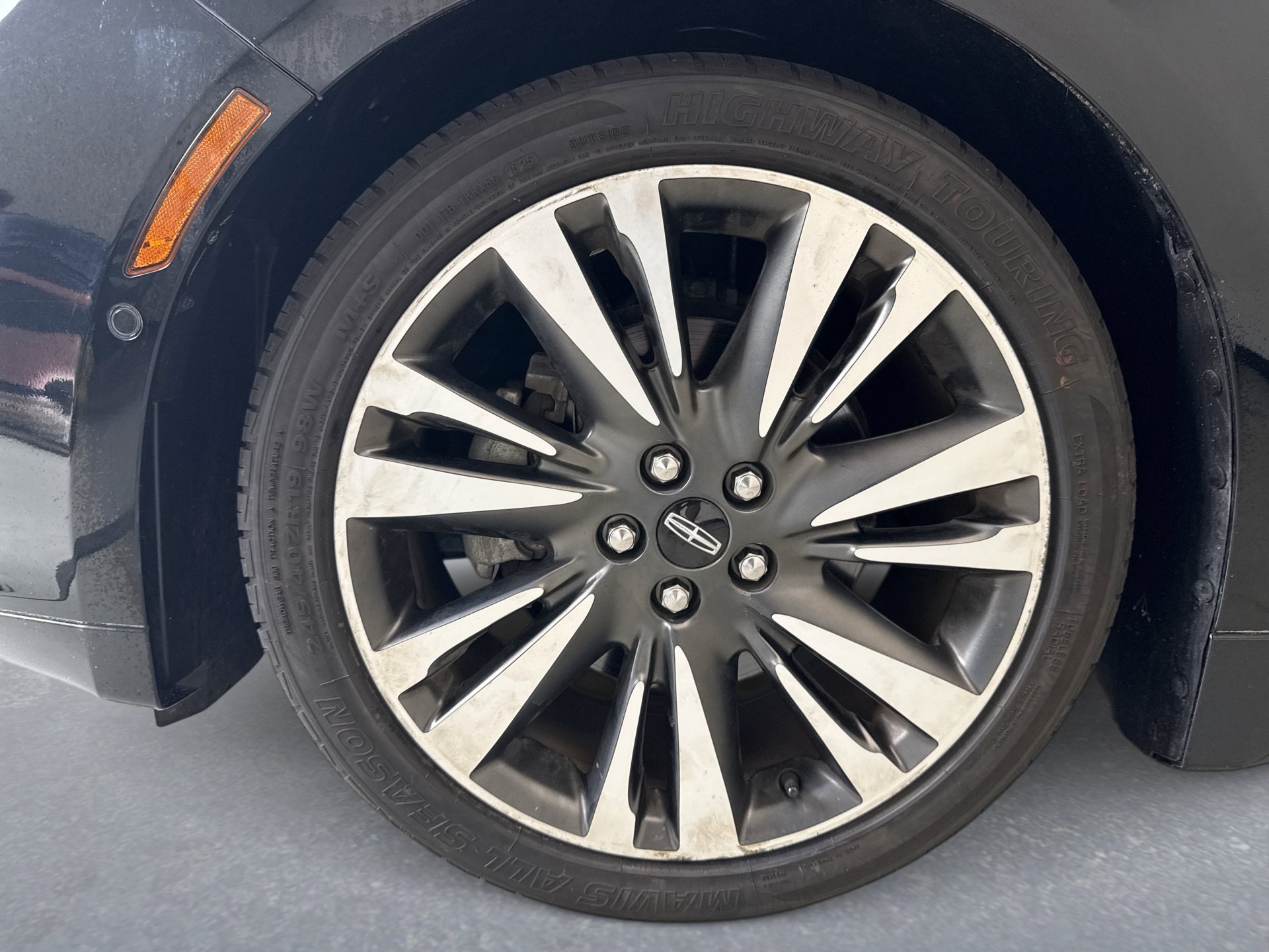 Used 2019 Lincoln MKZ Reserve w/ Luxury Package AWD/4WD image 22