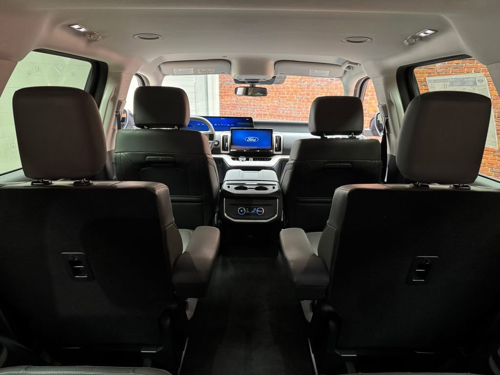 New 2026 Ford Expedition Active AWD/4WD image 30
