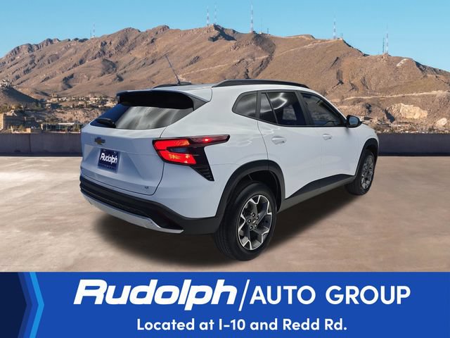 Used 2025 Chevrolet Trax LT FWD image 5