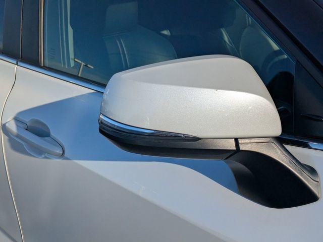 Used 2023 Toyota Highlander XLE image 12