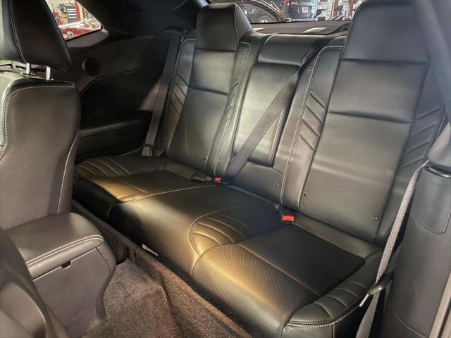 Used 2016 Dodge Challenger SRT Hellcat RWD image 11