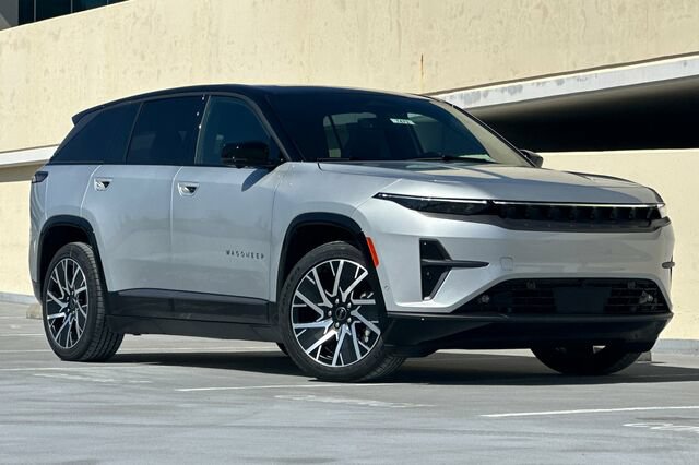 New 2025 Jeep Wagoneer S Limited AWD/4WD image 2