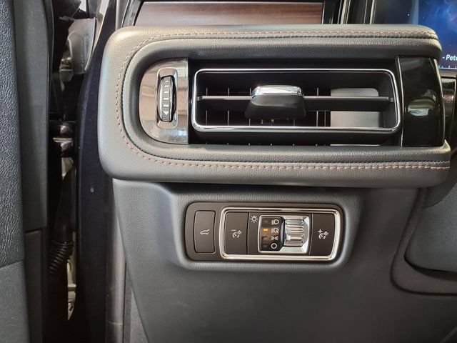 Used 2025 Lincoln Aviator Reserve w/ Equipment Group 201A AWD/4WD image 12