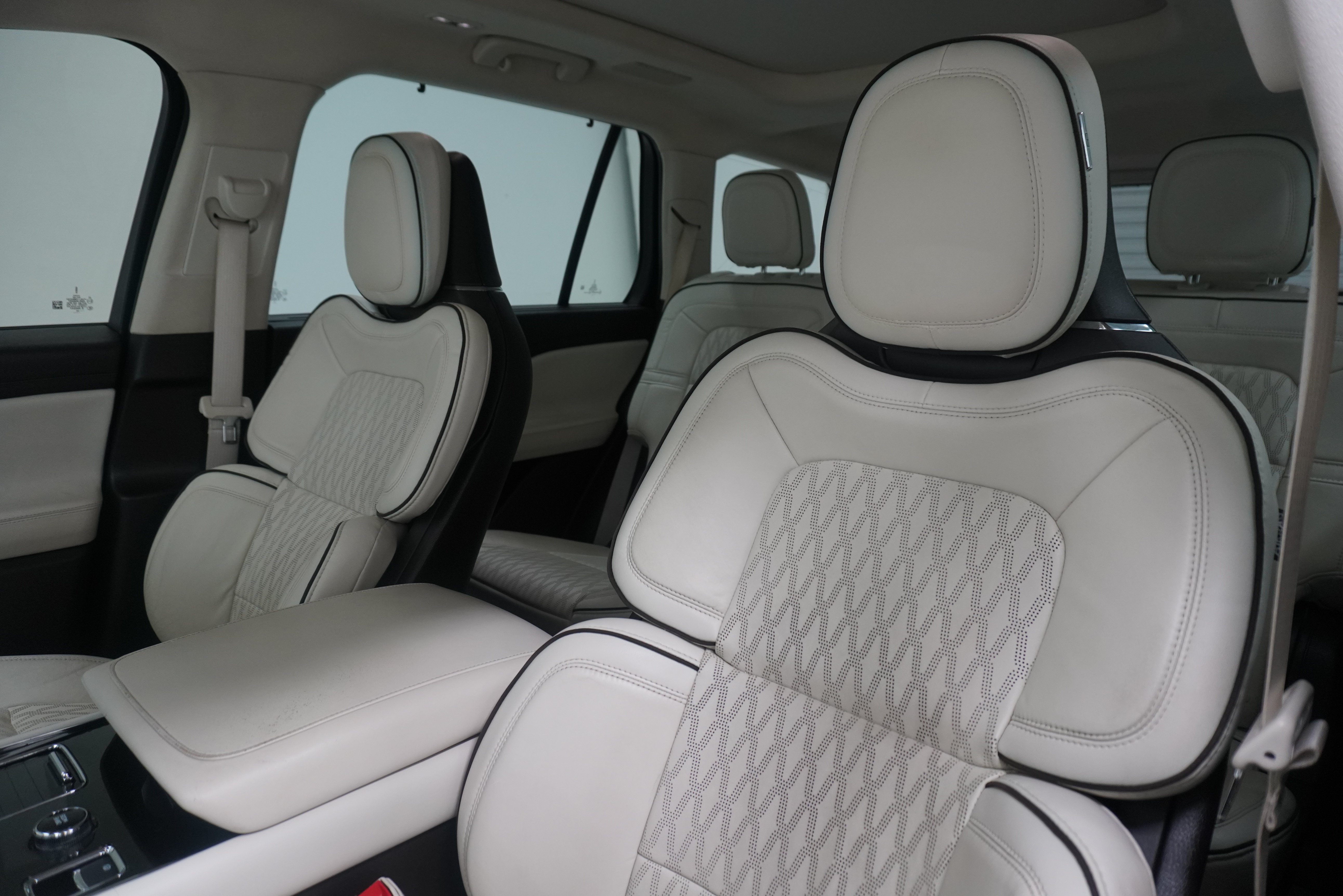 Used 2020 Lincoln Aviator Black Label Grand Touring w/ Class IV Trailer Tow Package AWD/4WD image 12