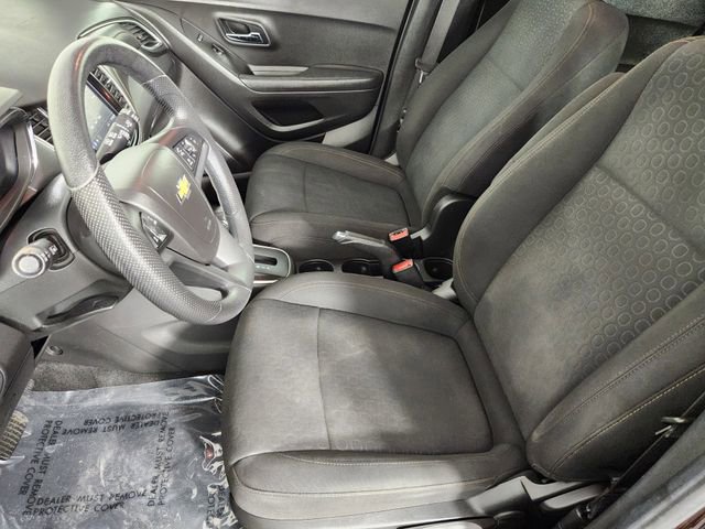 Used 2020 Chevrolet Trax LS w/ Tint and Cruise Package AWD/4WD image 12