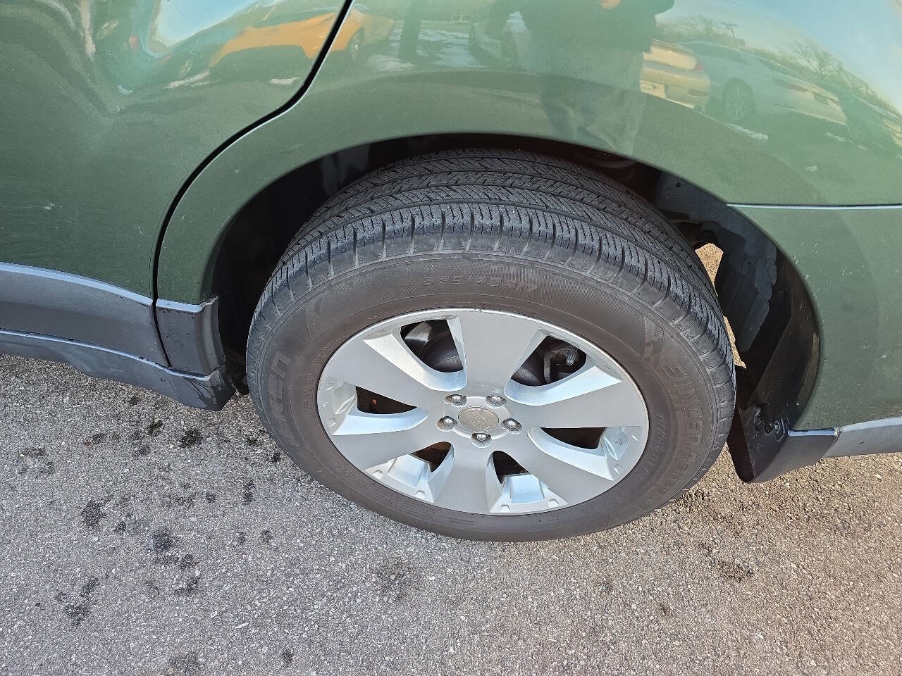 Used 2010 Subaru Outback 2.5i Premium image 12