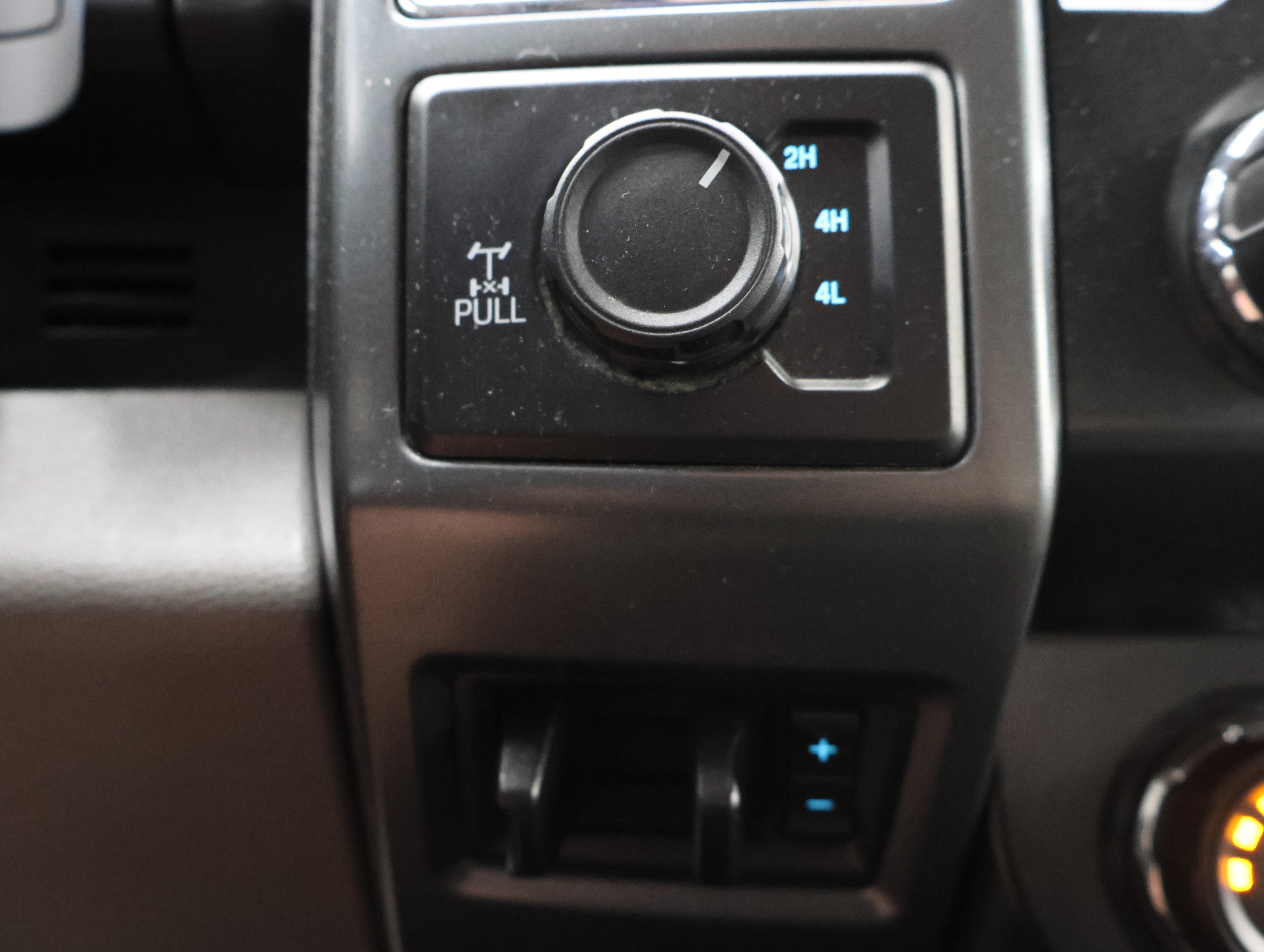 Used 2020 Ford F250 XLT w/ XLT Premium Package AWD/4WD image 46