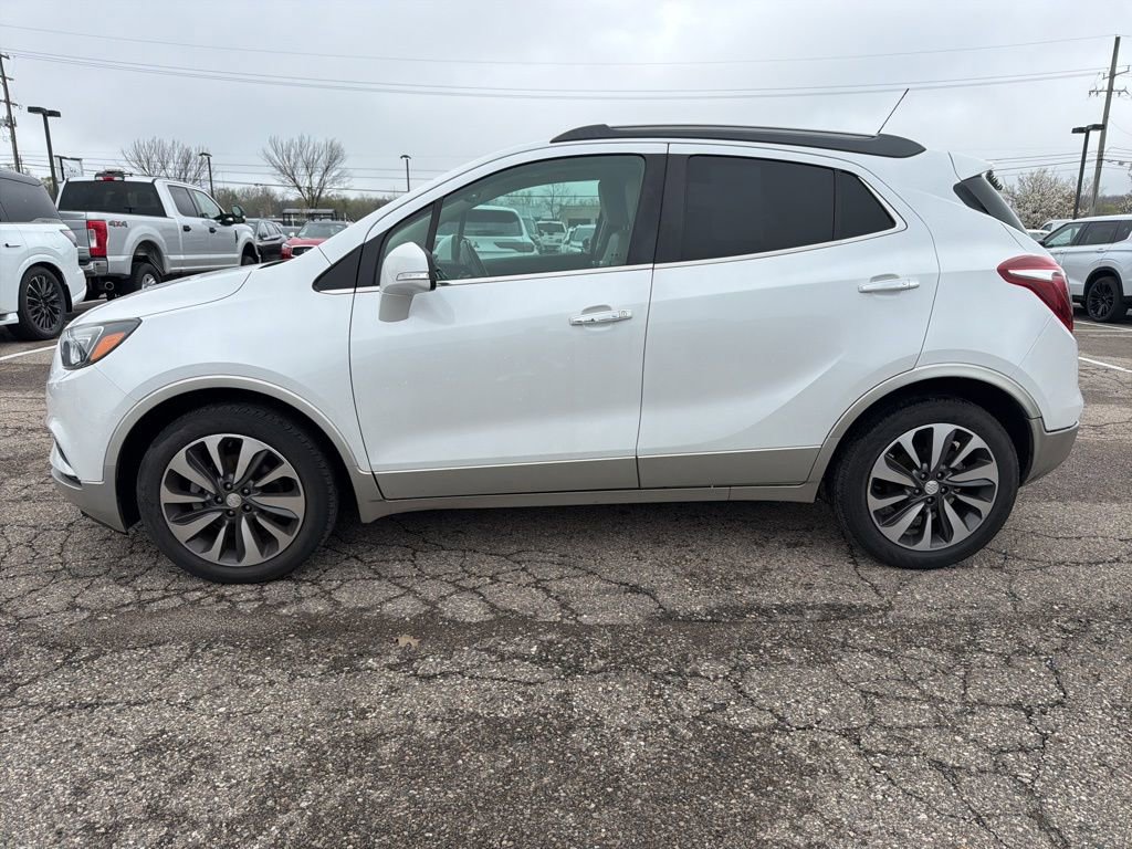 Used 2018 Buick Encore Essence image 2