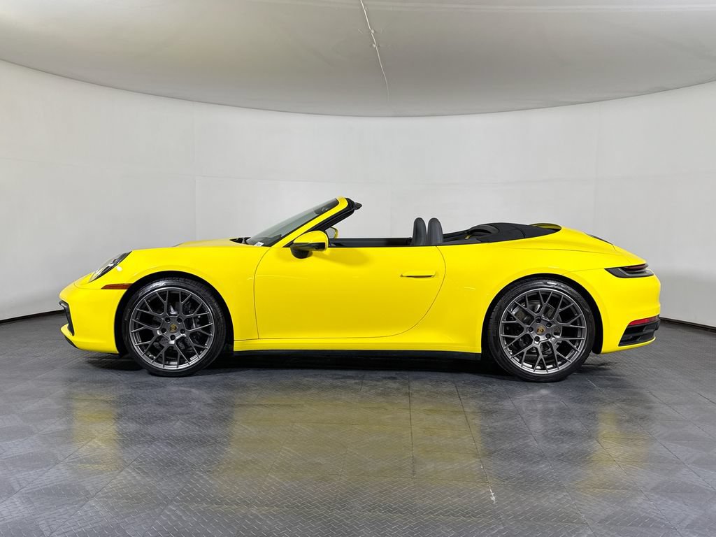 Used 2021 Porsche 911 Carrera RWD image 2