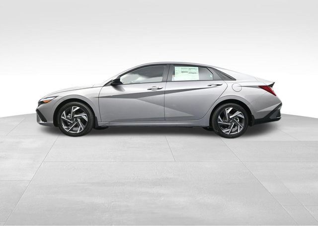 Used 2025 Hyundai Elantra SEL FWD image 34