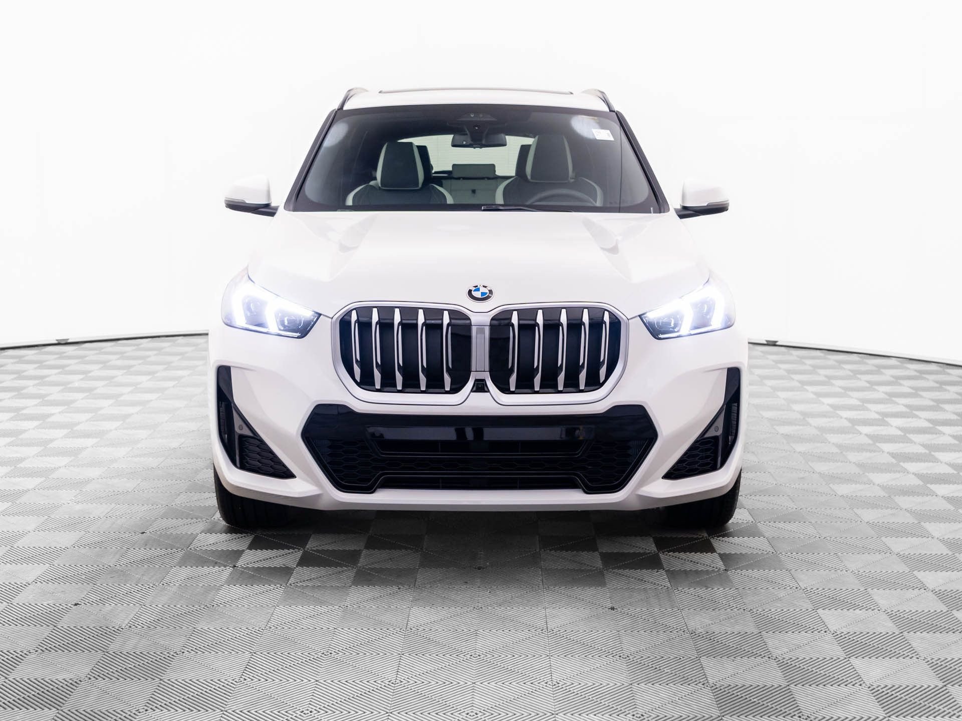 New 2026 BMW X1 xDrive28i AWD/4WD image 9
