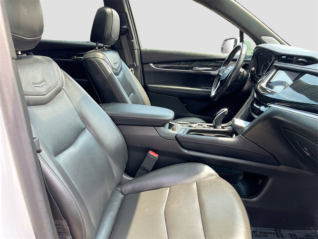 Used 2022 Cadillac XT6 Premium Luxury image 32