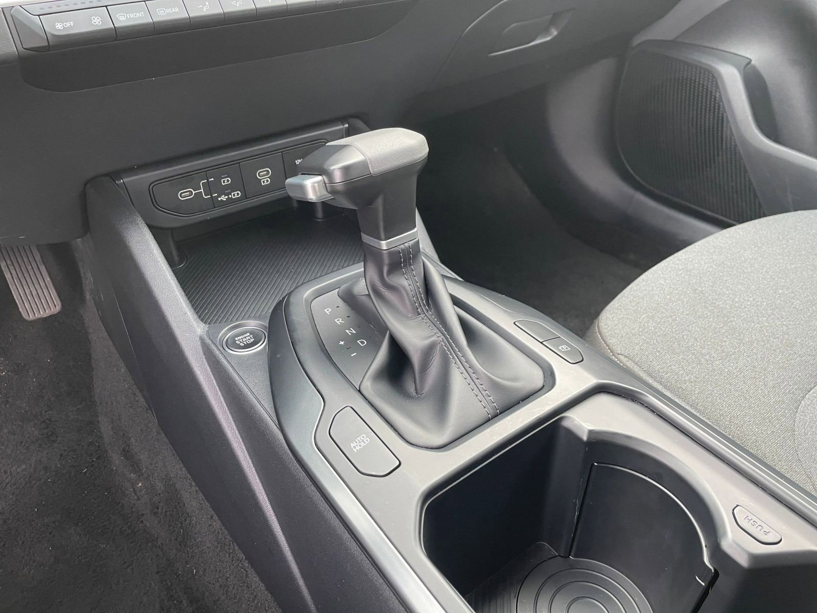 Used 2025 Kia K4 LXS image 40