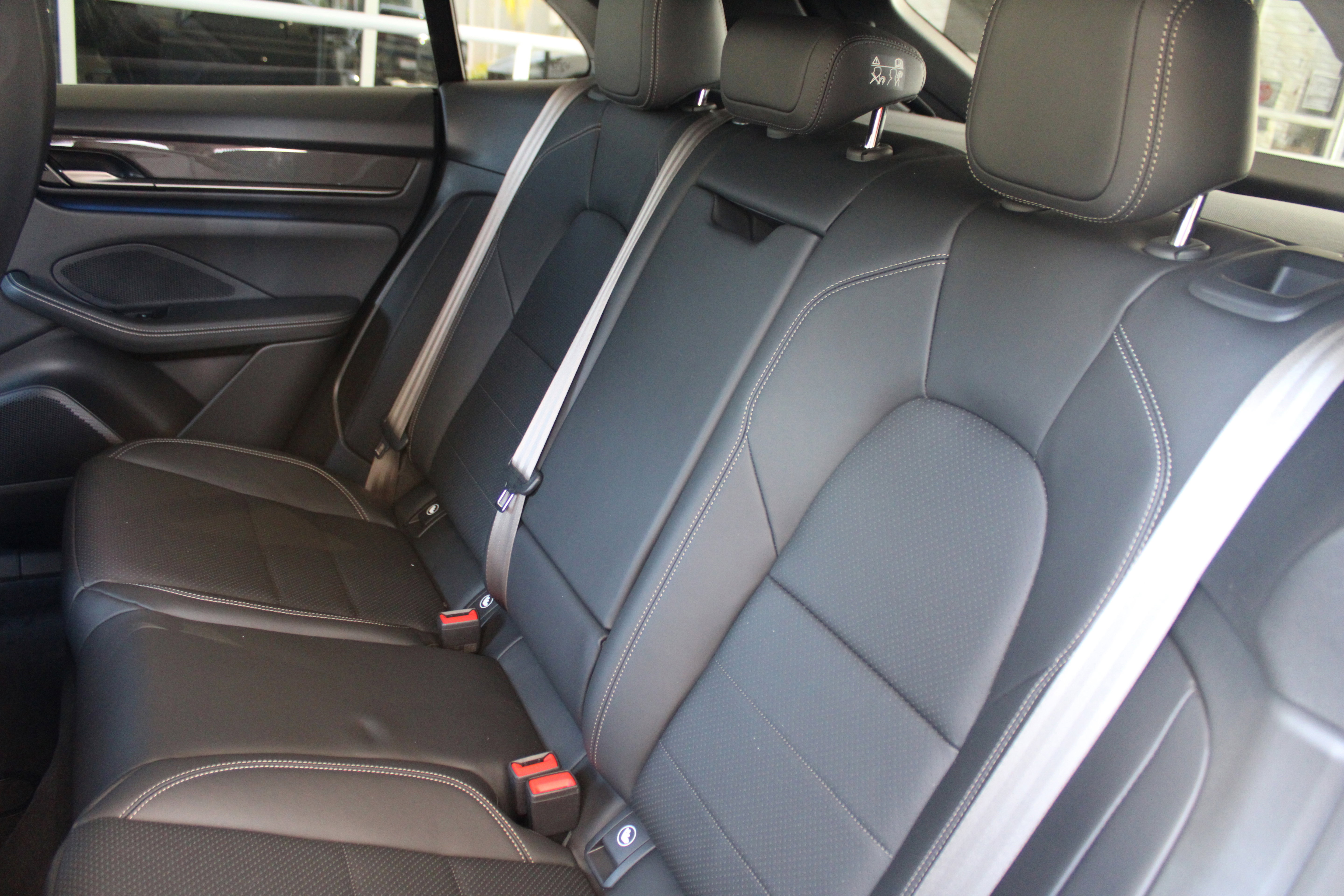 New 2025 Porsche Macan Turbo Electric image 30