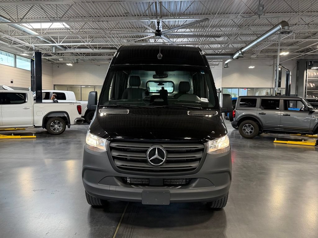 Used 2025 Mercedes-Benz Sprinter 2500 image 2