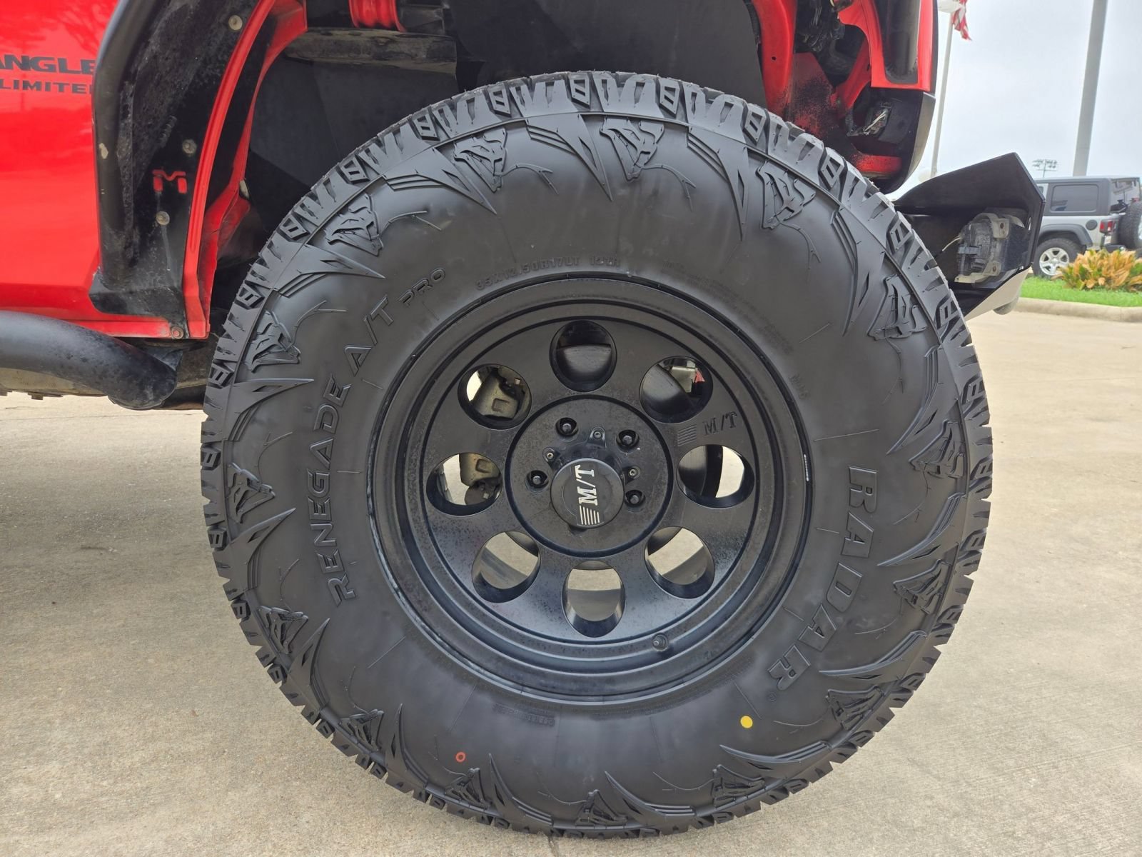 Used 2013 Jeep Wrangler Unlimited Rubicon w/ Connectivity Group AWD/4WD image 28