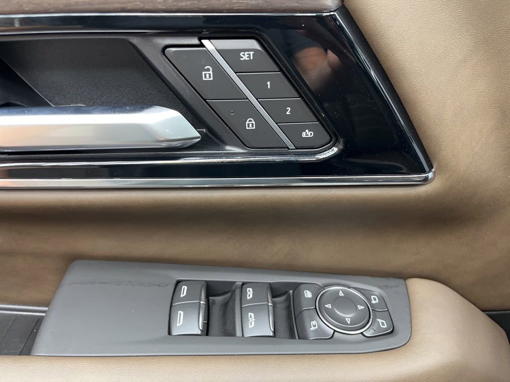 New 2026 GMC Yukon XL Denali Ultimate AWD/4WD image 9