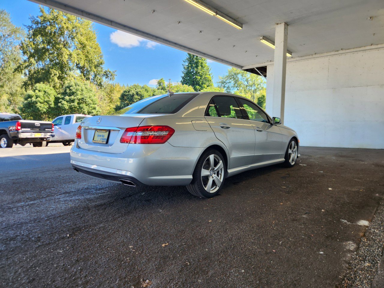 Used 2011 Mercedes-Benz E 350 Sedan image 3