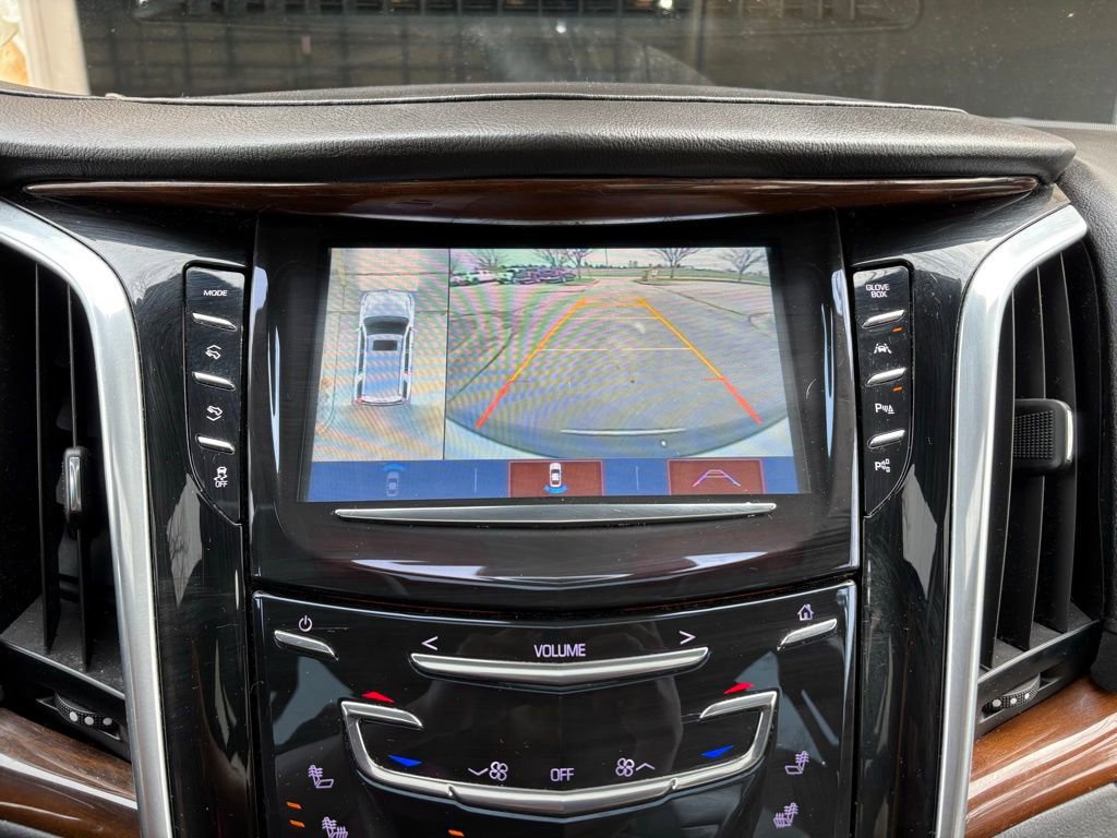 Used 2020 Cadillac Escalade Premium Luxury image 41