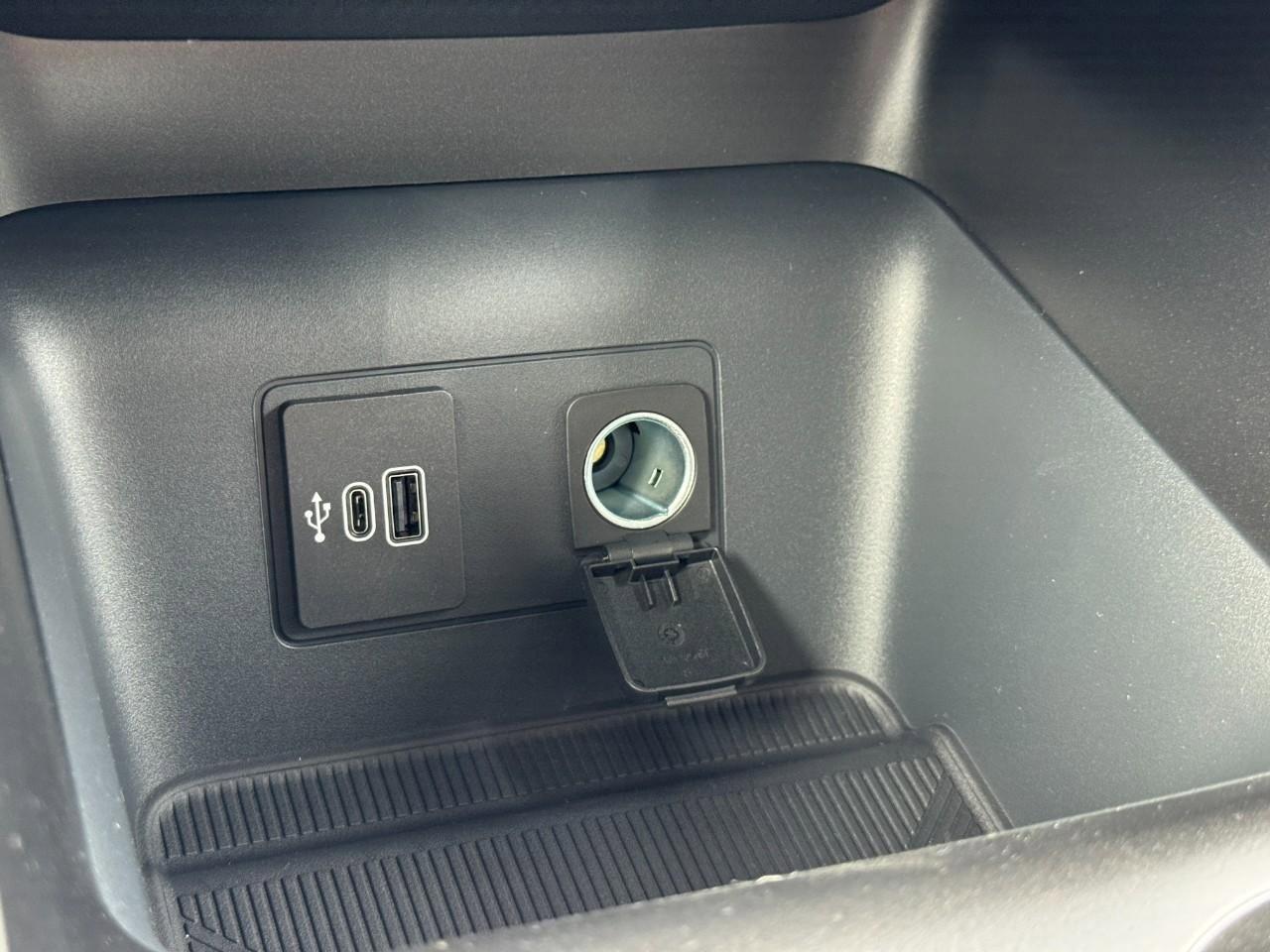 New 2026 Ford Explorer Active AWD/4WD image 17