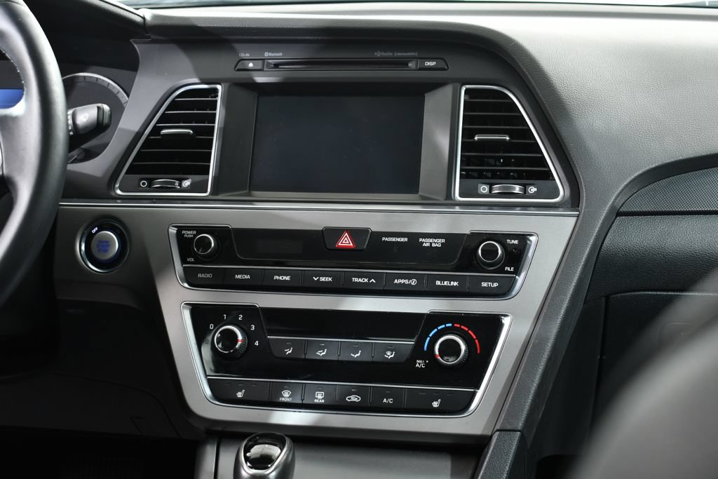 Used 2017 Hyundai Sonata Sport w/ Value Edition Package 02 FWD image 9