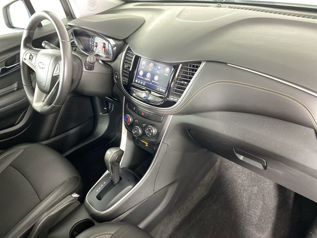 Used 2022 Chevrolet Trax LT w/ LT Convenience Package image 29