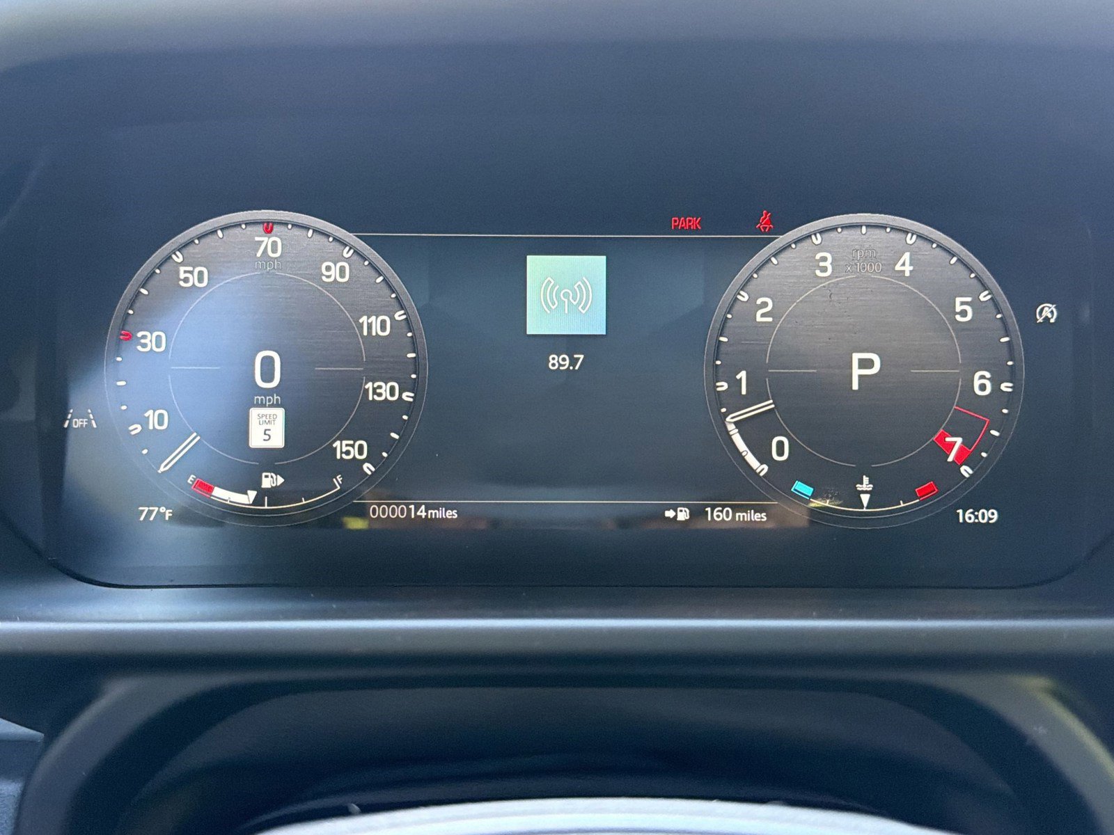 New 2026 Land Rover Defender 130 X-Dynamic SE AWD/4WD image 19