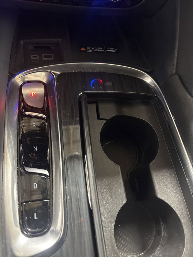 Used 2024 Buick Enclave Essence w/ Sport Touring Edition image 17